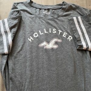 Hollister T shirt